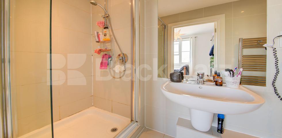 			STUNNING 3 BED 2 BATH!, 3 Bedroom, 2 bath, 1 reception Flat			 Hilldrop Road, TUFNELL PARK